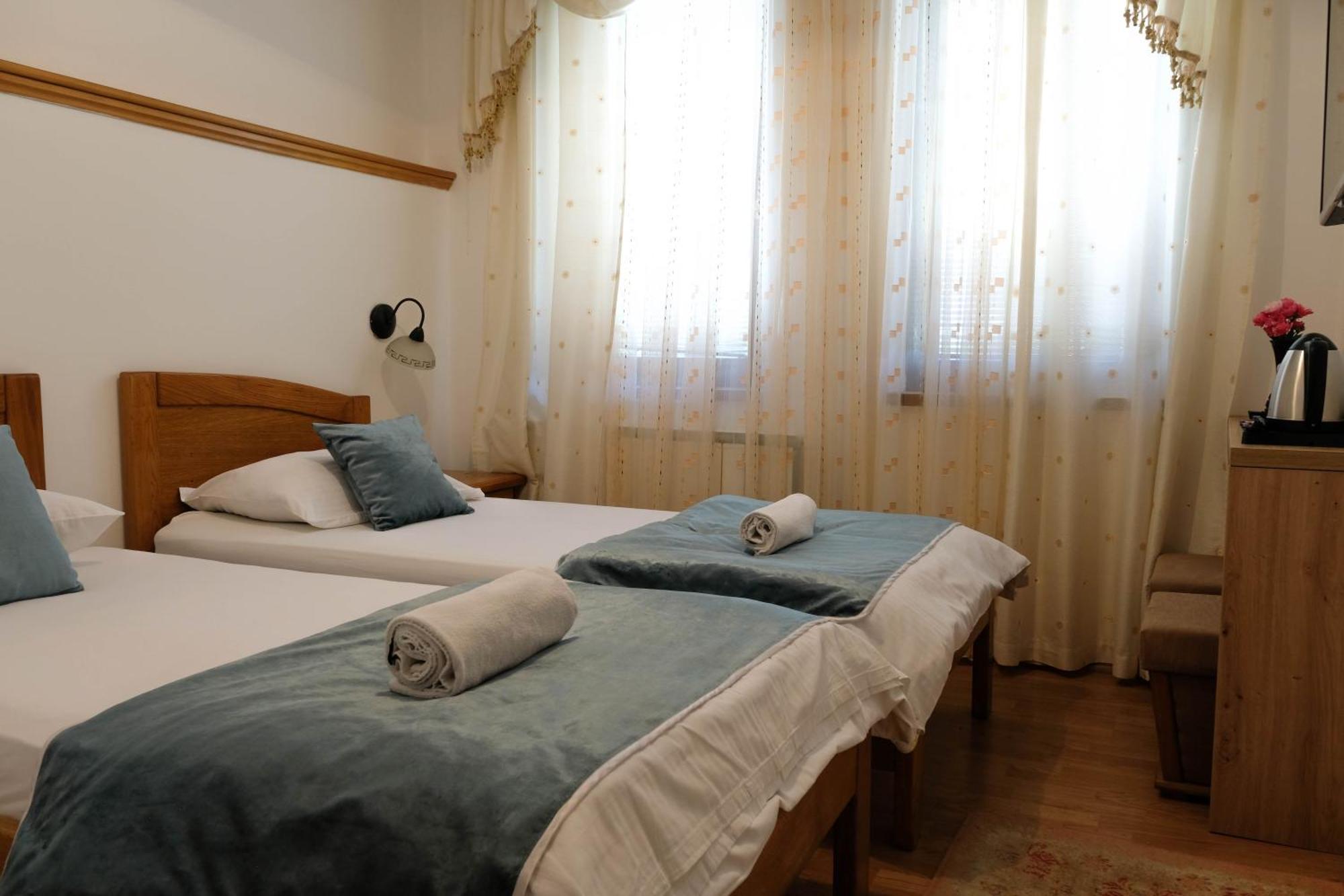 Bed And Breakfast Vijecnica Sarajevo Buitenkant foto