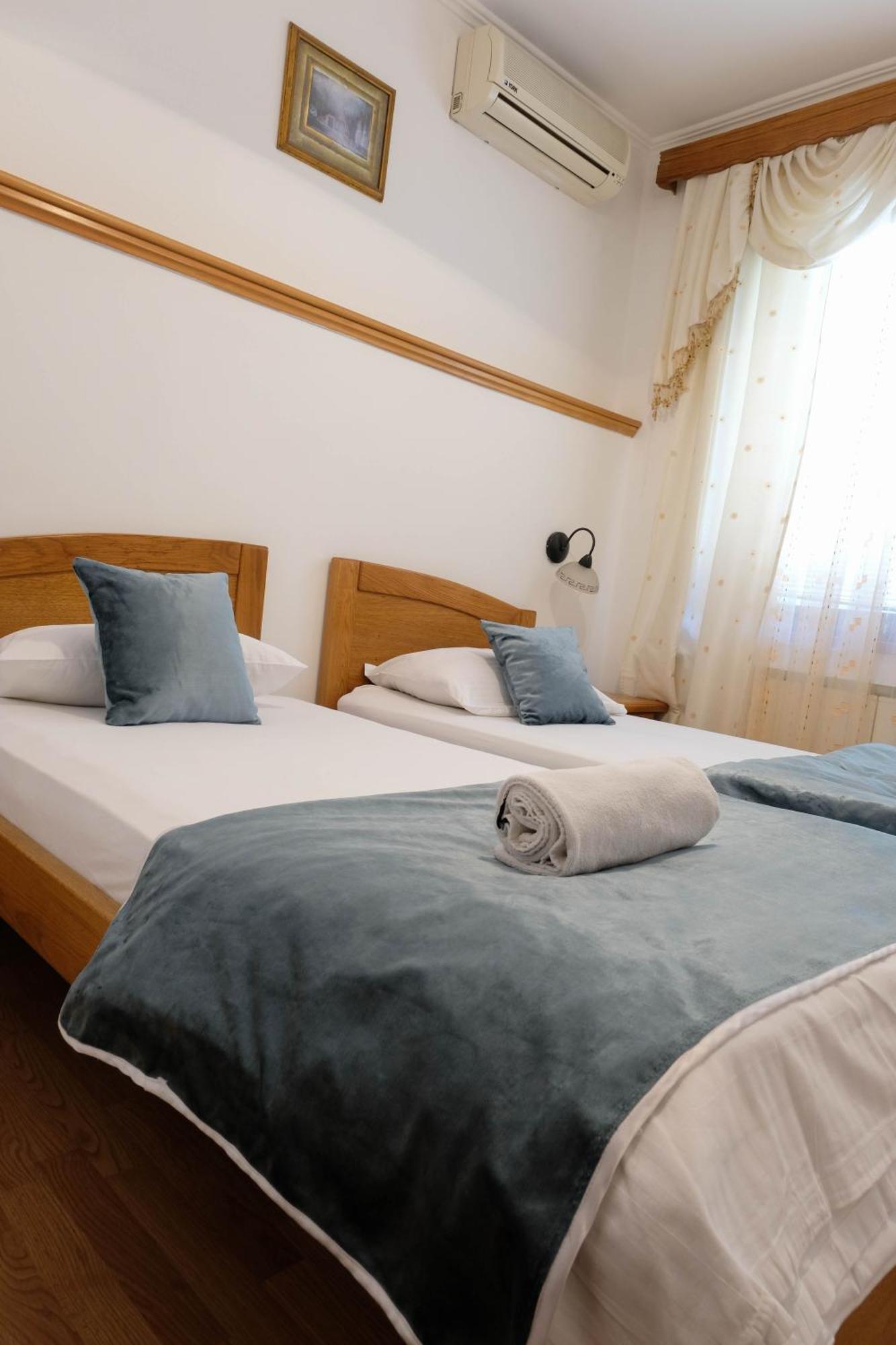 Bed And Breakfast Vijecnica Sarajevo Buitenkant foto
